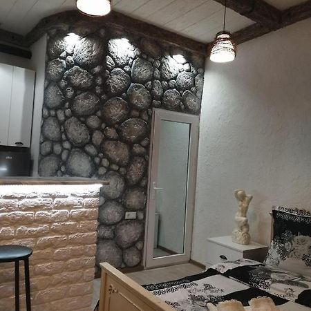4 Chocolate Apartments In Old Тбилиси Экстерьер фото