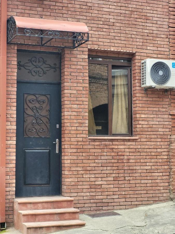 4 Chocolate Apartments In Old Тбилиси Экстерьер фото