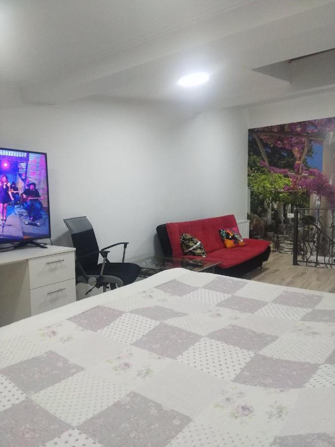 4 Chocolate Apartments In Old Тбилиси Экстерьер фото