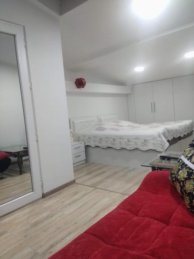 4 Chocolate Apartments In Old Тбилиси Экстерьер фото