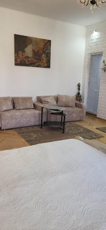 4 Chocolate Apartments In Old Тбилиси Экстерьер фото