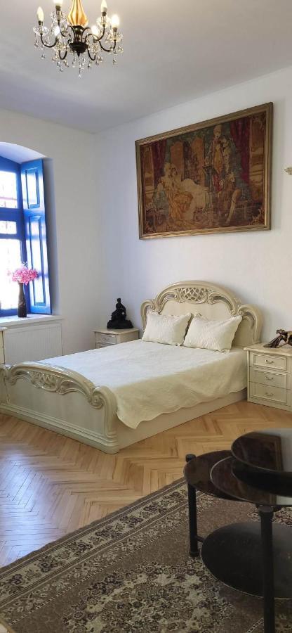 4 Chocolate Apartments In Old Тбилиси Экстерьер фото
